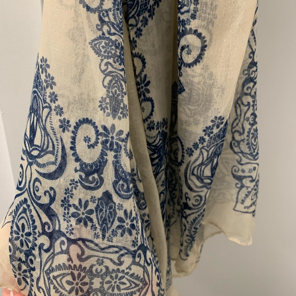 Scarf - Picture 3 of 3